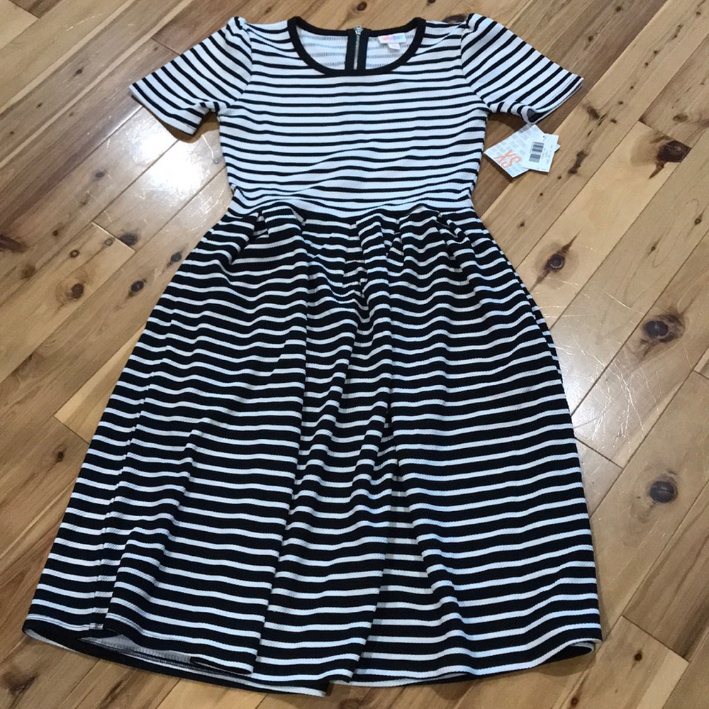 LuLaRoe Amelia Noir and Blanc, size XS